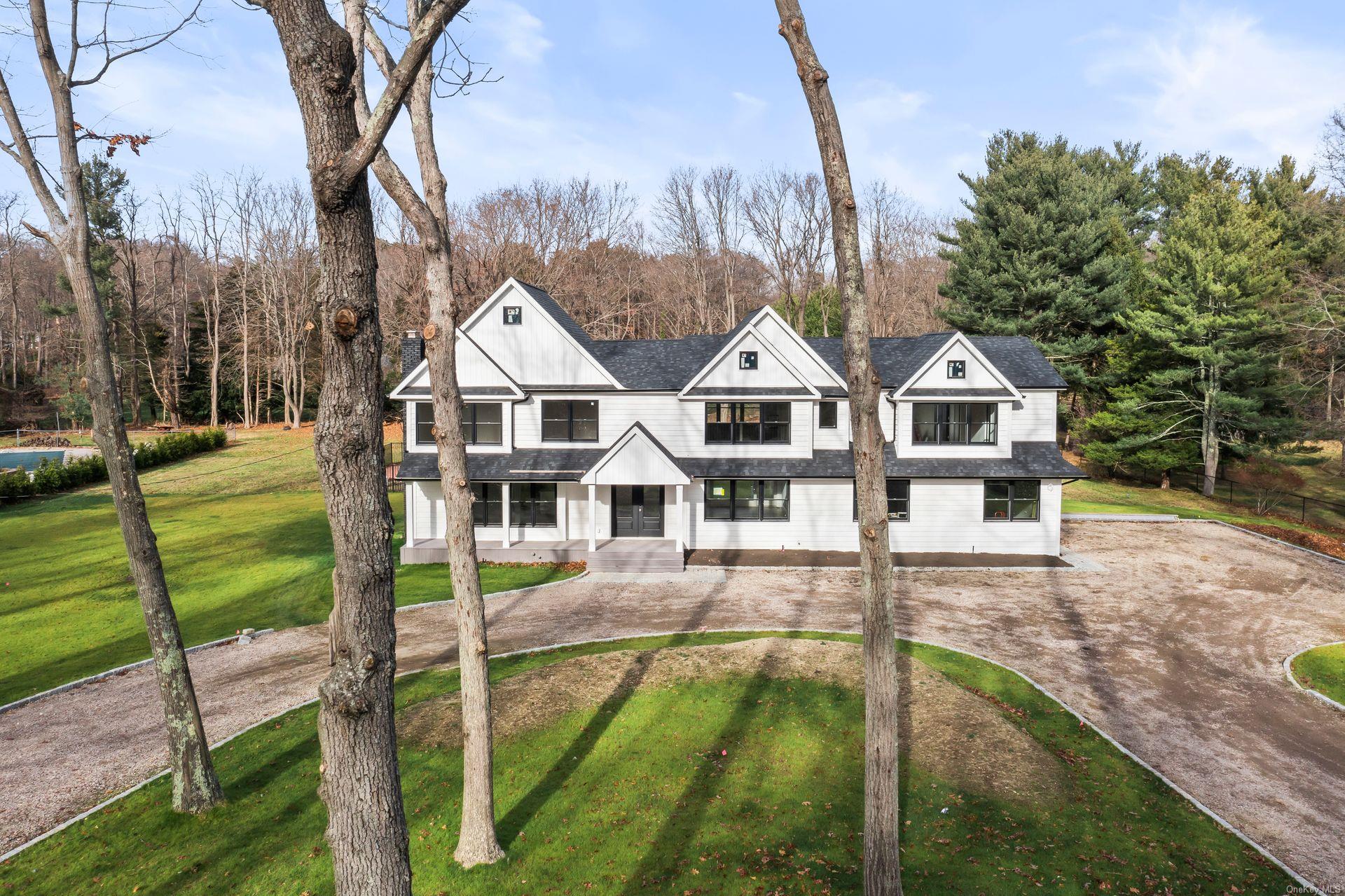 158 Landing Meadow Road, Smithtown, New York image 8