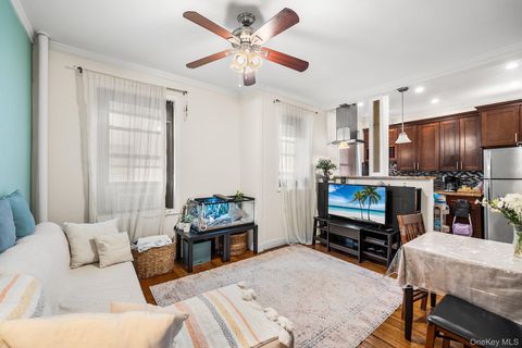 2137 33rd Street 3C Astoria NY 11105