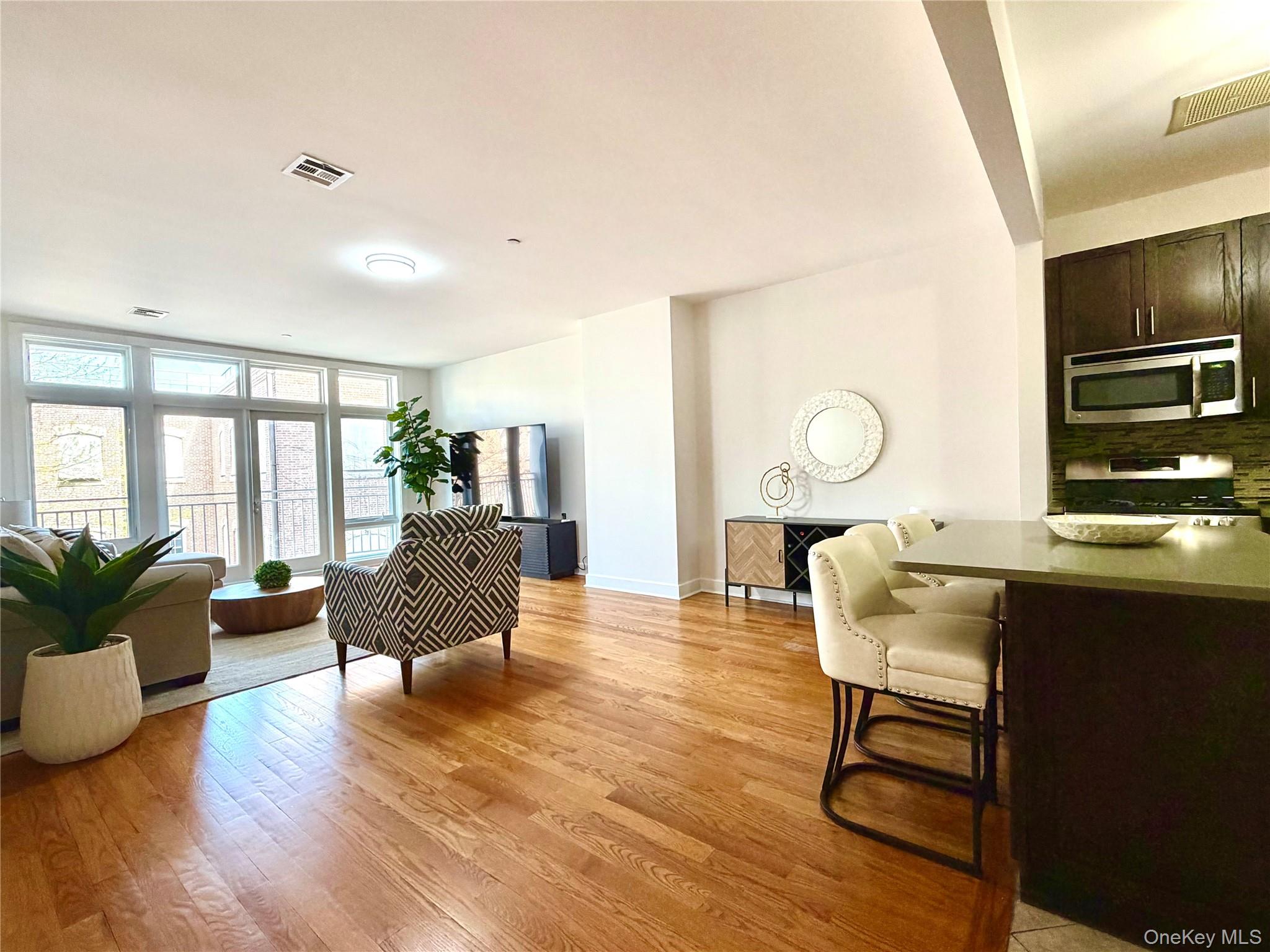 90 Bay Street Landing 3J