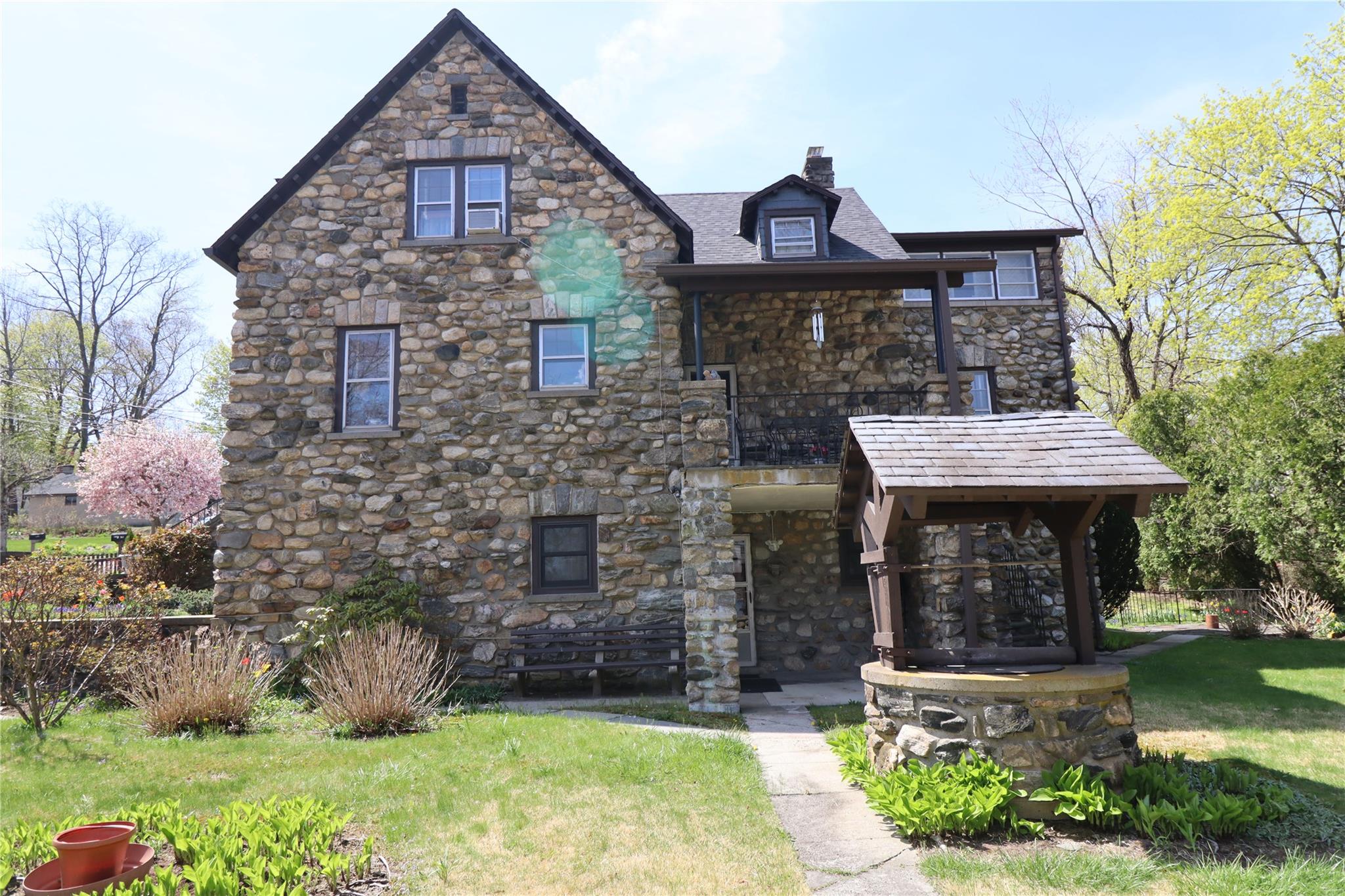 Rental Property at Overland Road 2, Mahopac, New York - Bedrooms: 1 
Bathrooms: 1 
Rooms: 3  - $2,200 MO.