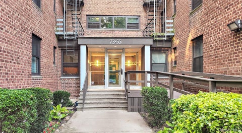 Homes For Sale - 73-55 210th Street #4J<br/> Queens County, Oakland Gardens, NY 11364