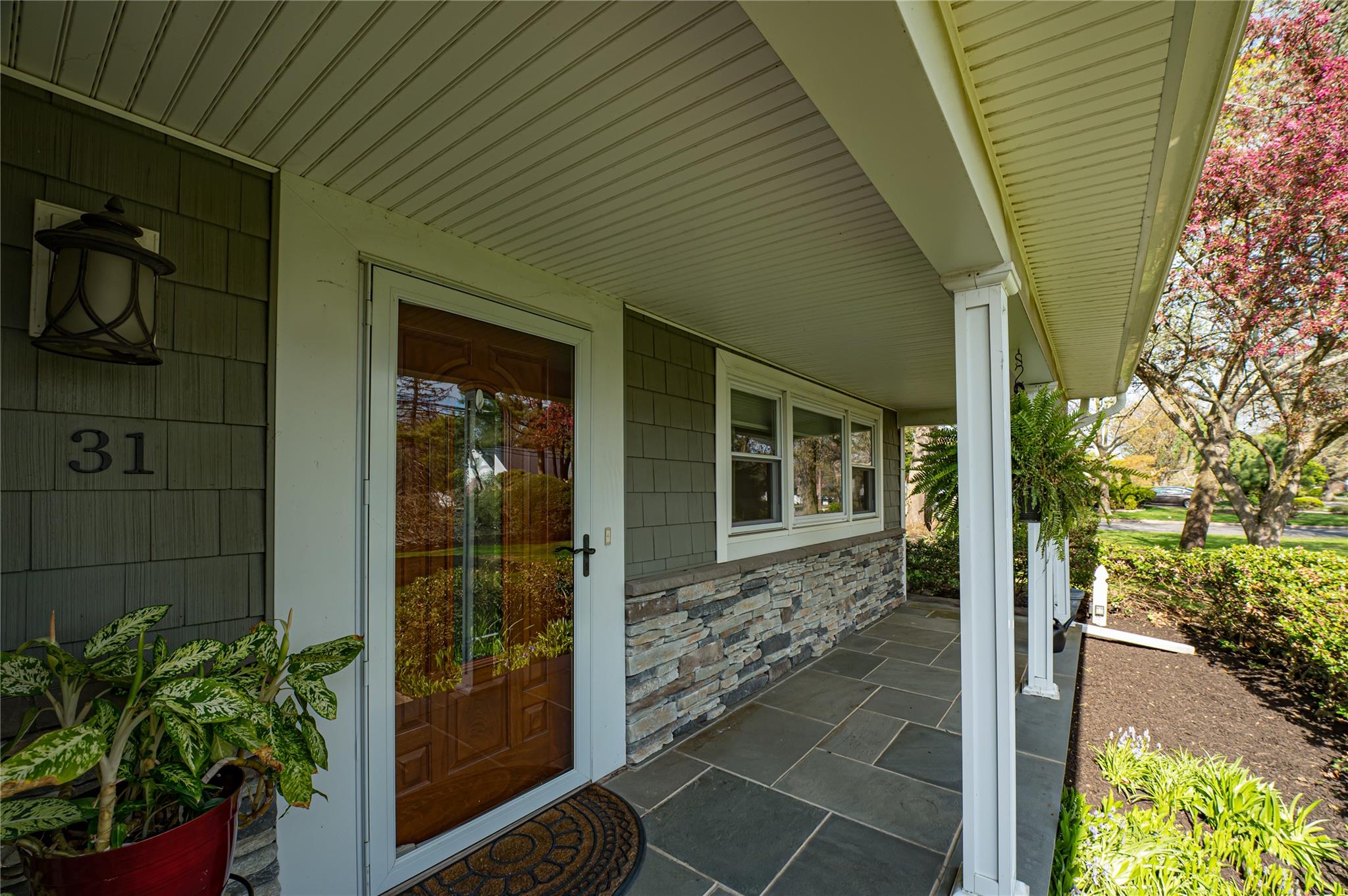 31 Burr Road, East Northport, New York image 8