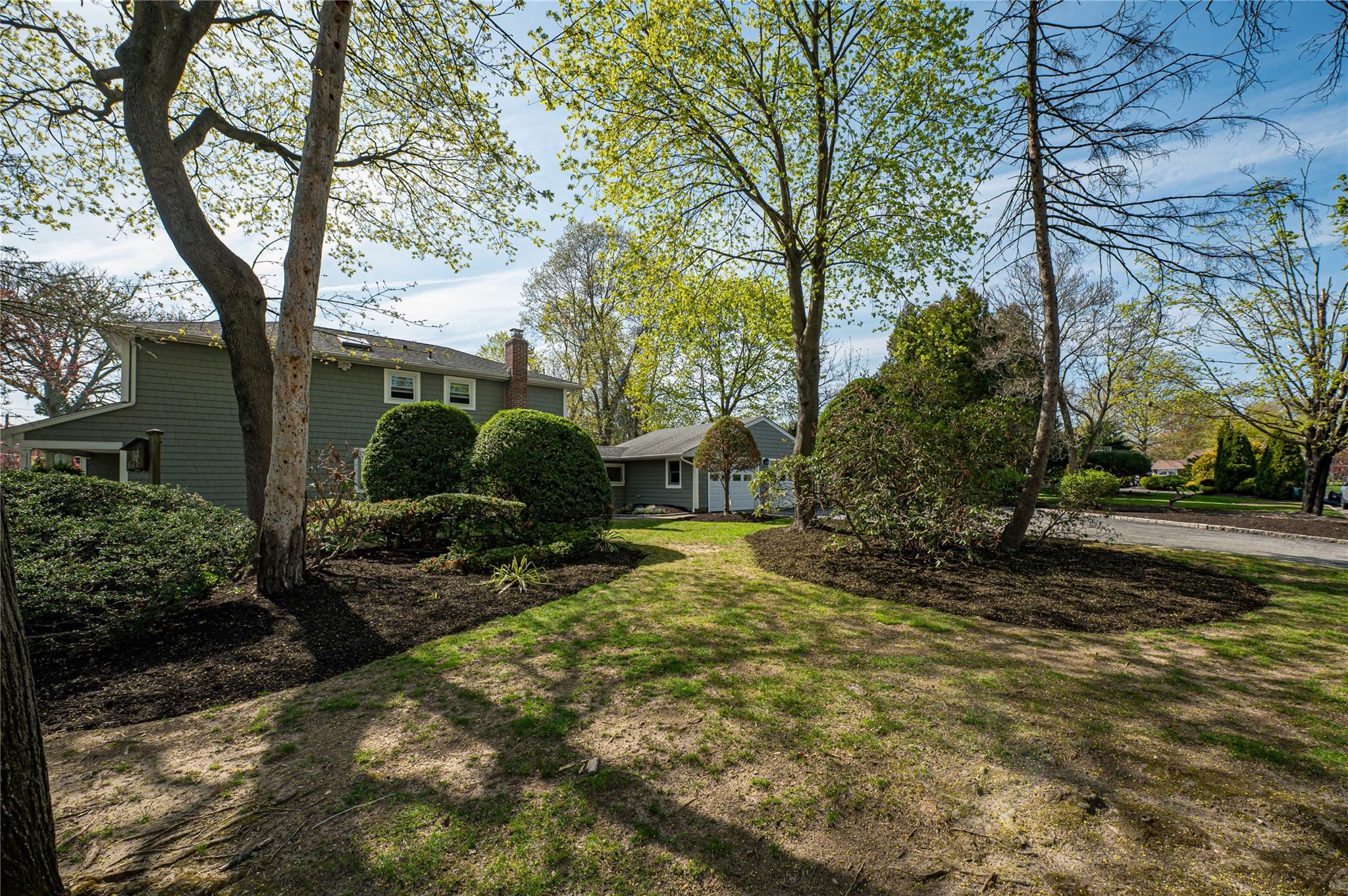 31 Burr Road, East Northport, New York image 31