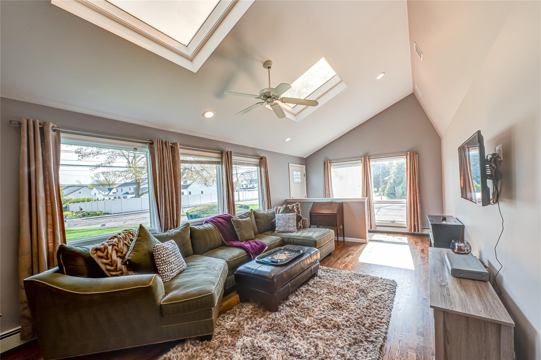 31 Burr Road, East Northport, New York image 13