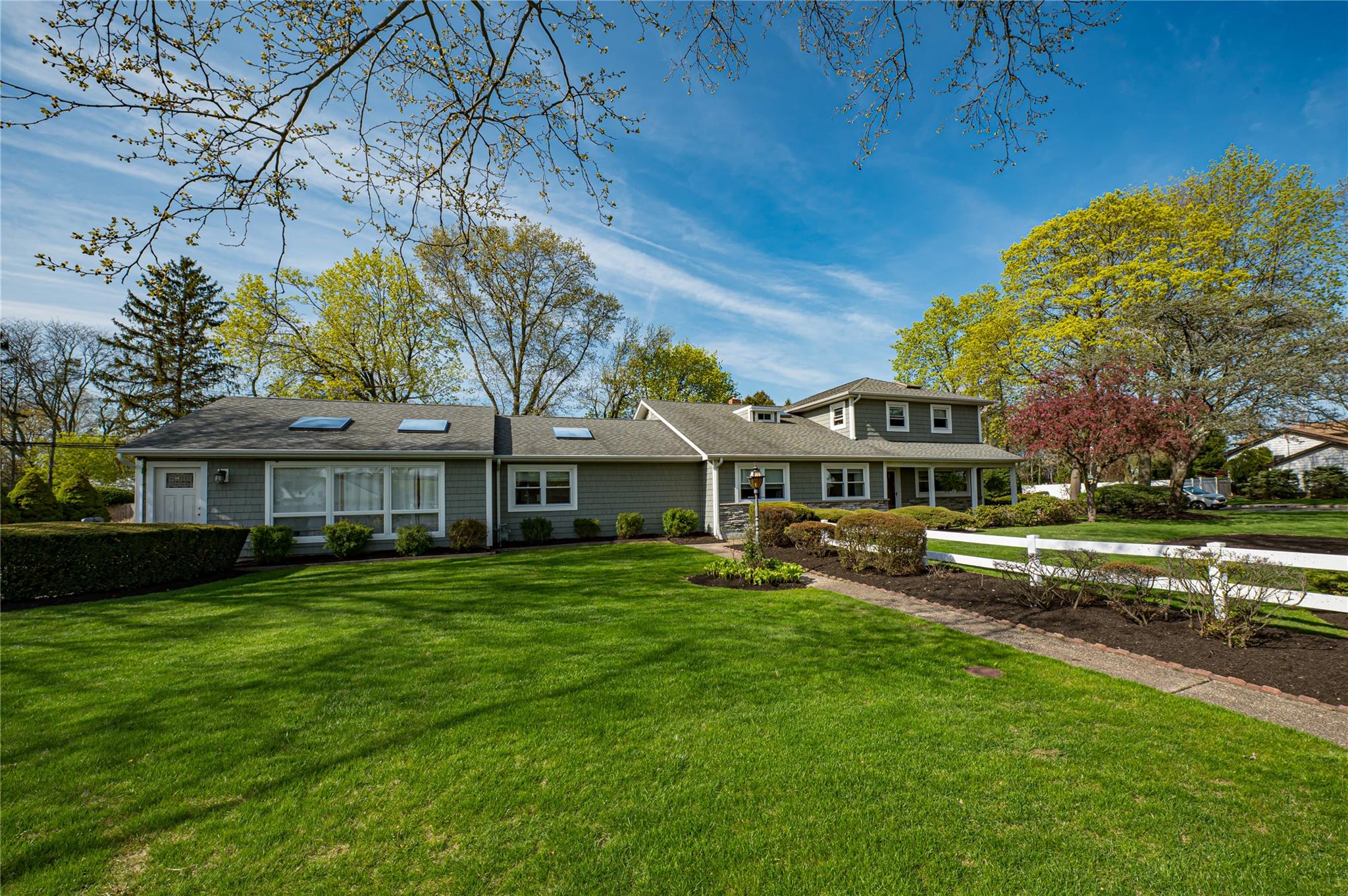 31 Burr Road, East Northport, New York image 3