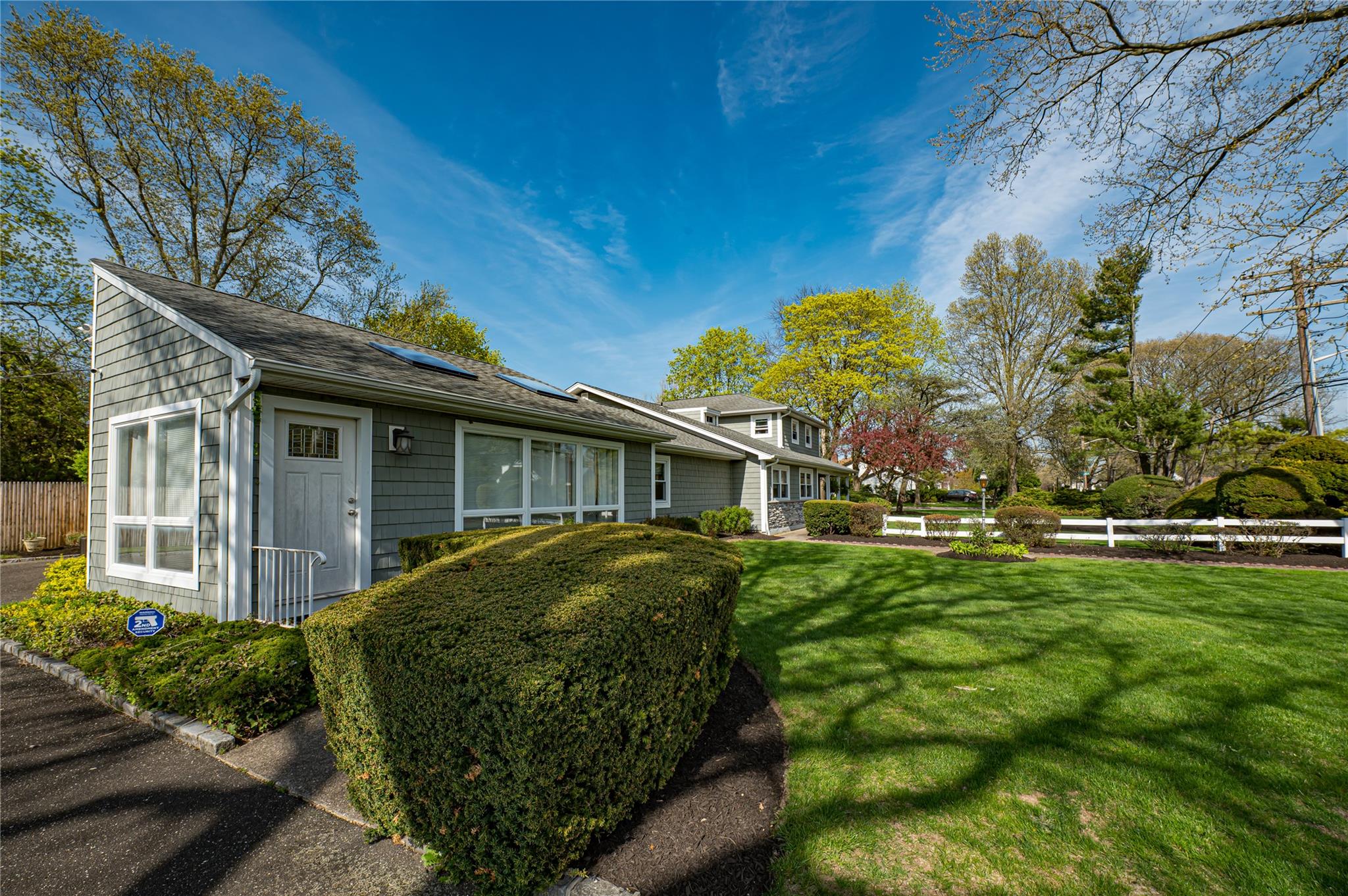 31 Burr Road, East Northport, New York image 6