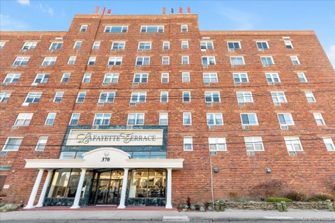 Homes For Sale - 370 W Broadway #2Y<br/> Long Beach, NY 11561
