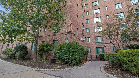 1 Metropolitan Oval 1B Bronx NY 10462