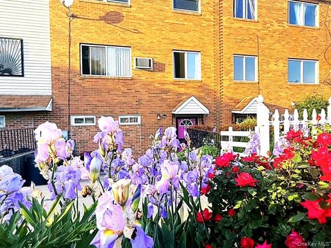 Multifamily For Sale - 129-15 Sidway Place<br/> Jamaica, NY 11434