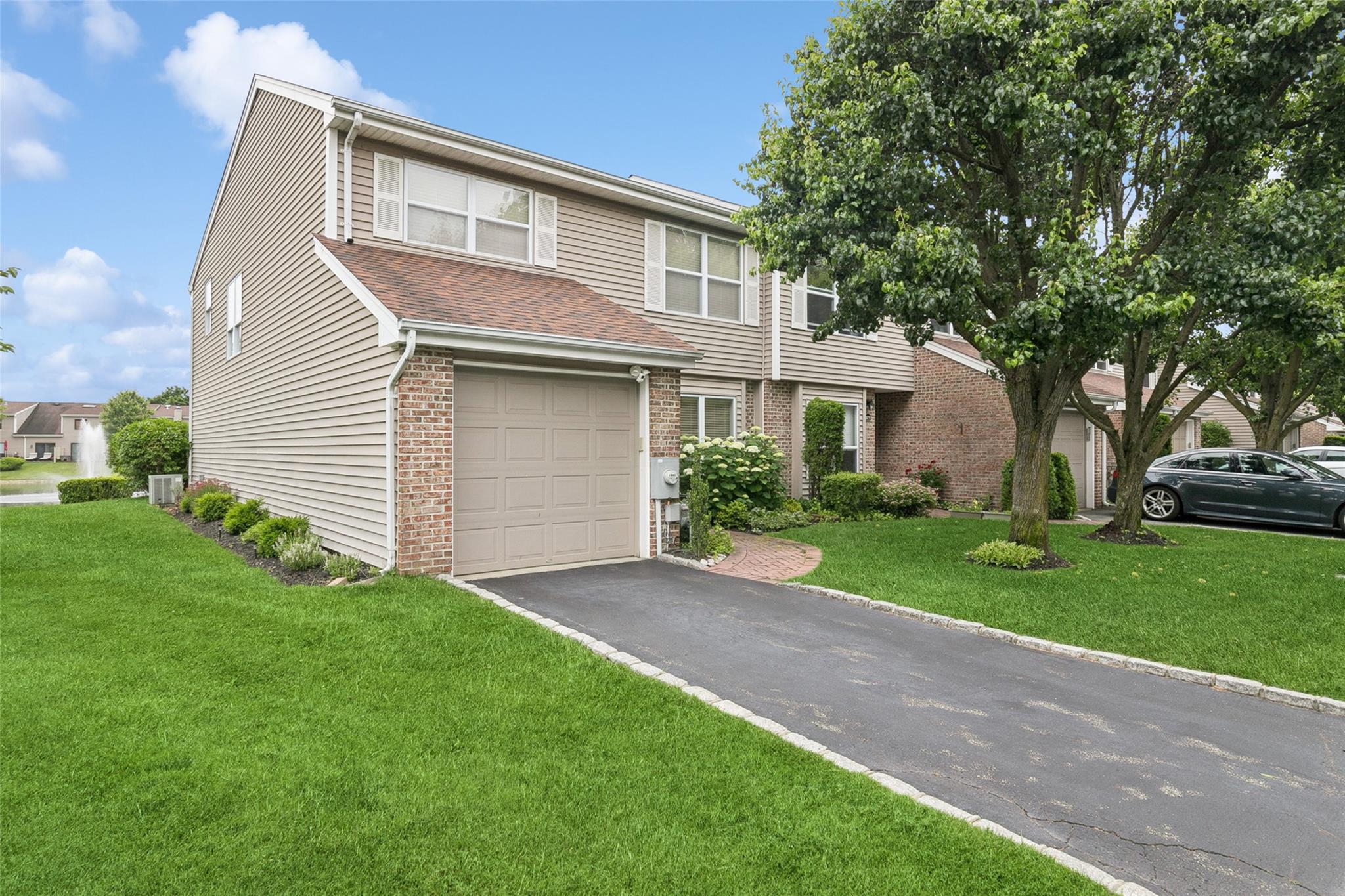 Pond View Lane, Smithtown, Hamptons, NY - 3 Bedrooms  
3 Bathrooms - 