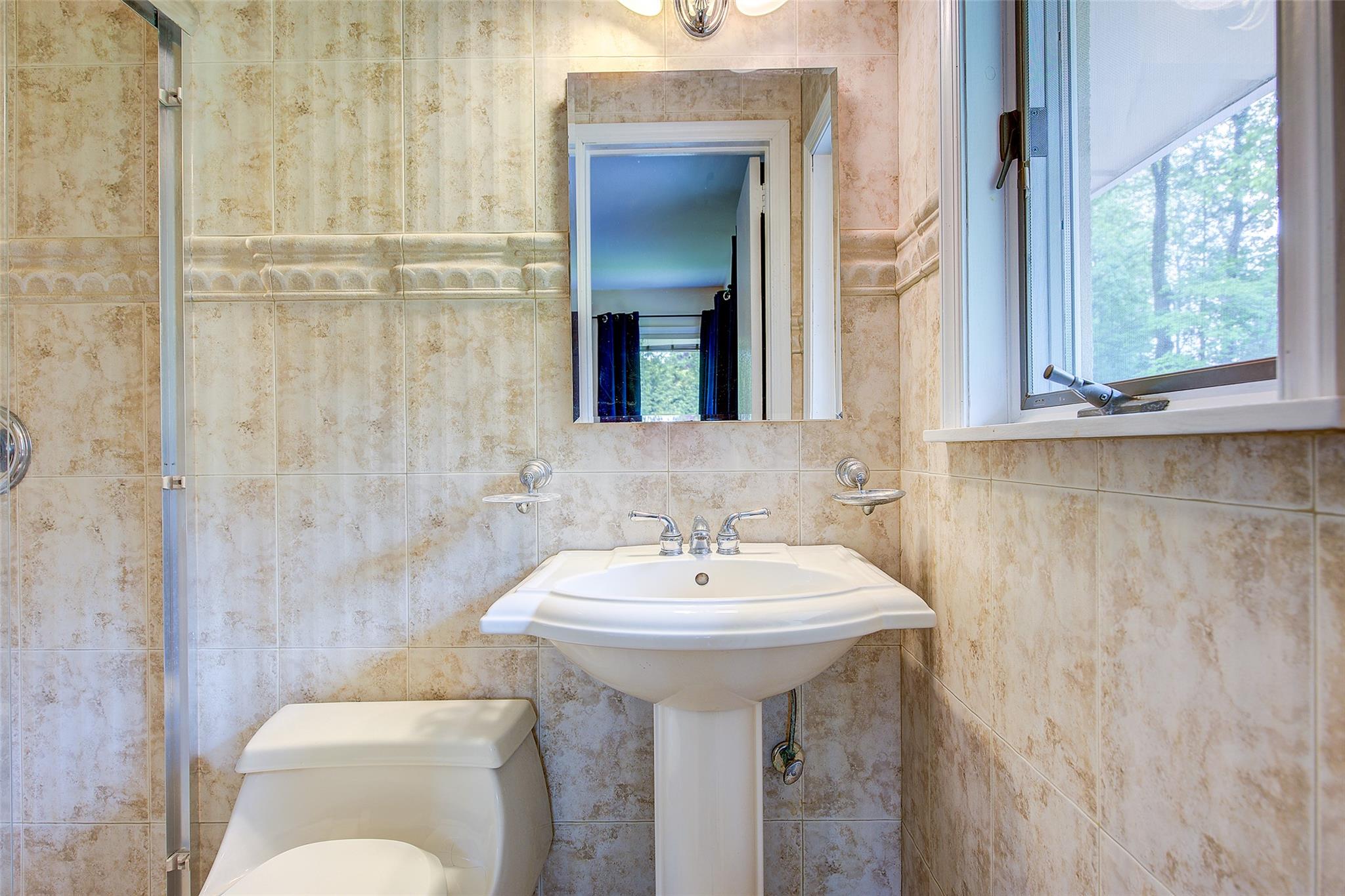 23 Sandra Drive, Dix Hills, New York image 25