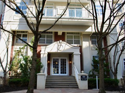 Photo of 3106 Leeward Drive, Haverstraw, NY 10927 (MLS # 947577)