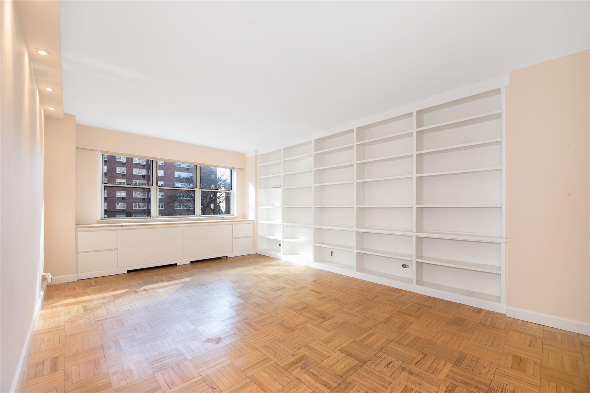 30 W 60th Street 4W