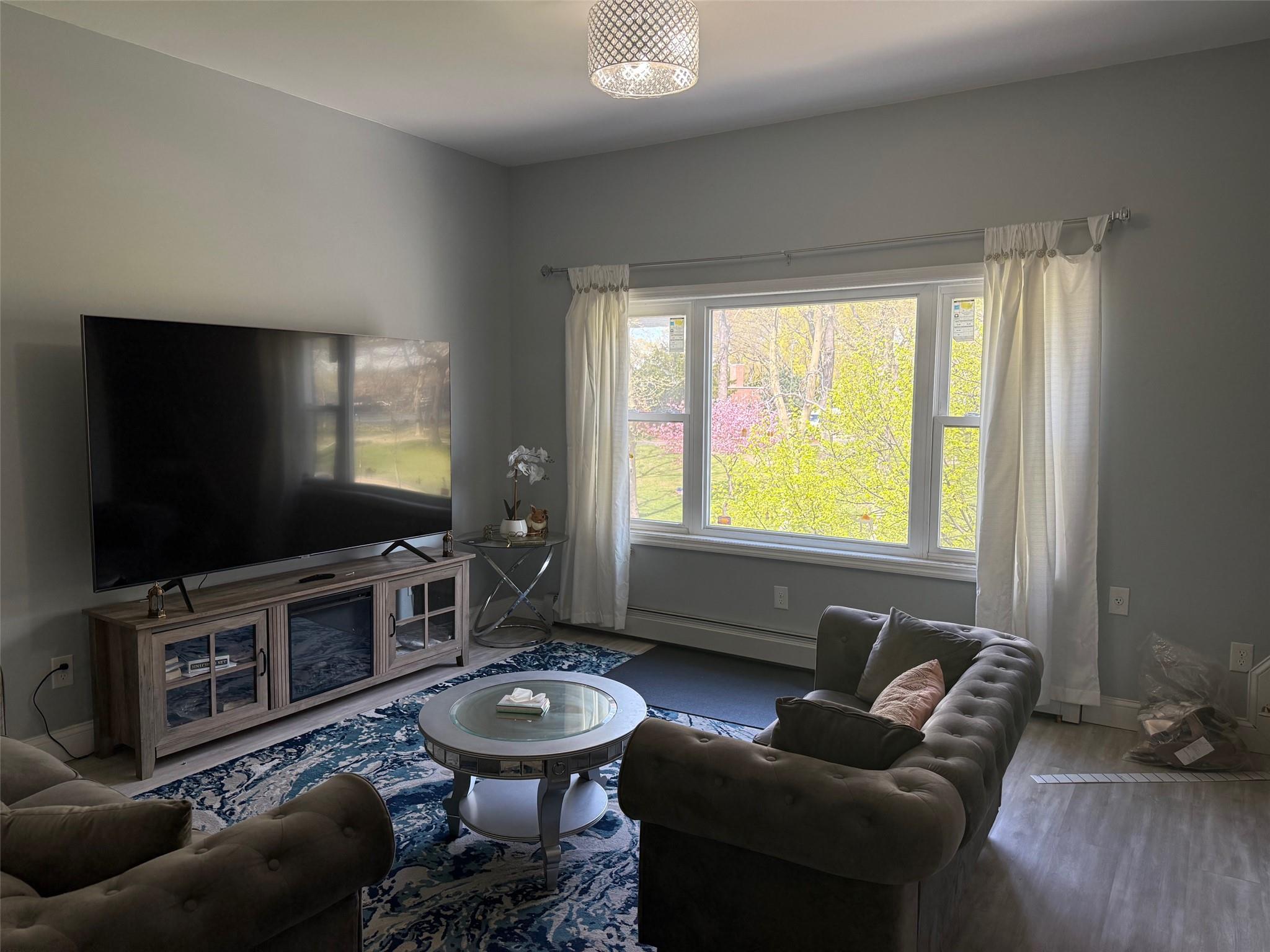 Rental Property at Astoria Park S Park, Astoria, Queens, NY - Bedrooms: 3 
Bathrooms: 2 
Rooms: 5  - $3,600 MO.