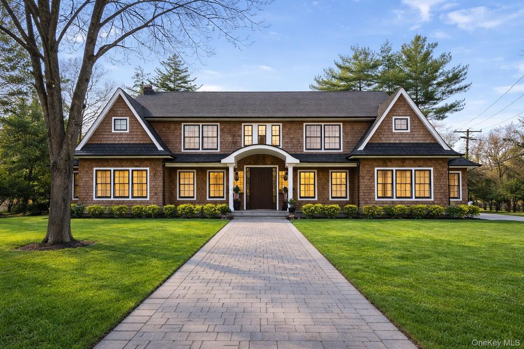 Photo of 0 Pettit Drive, Dix Hills, NY 11746 (MLS # 974638)