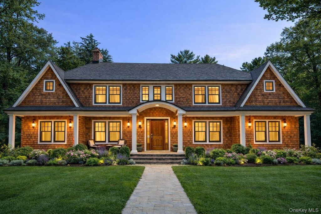 Photo of 0 Pettit Drive, Dix Hills, NY 11746 (MLS # 974638)