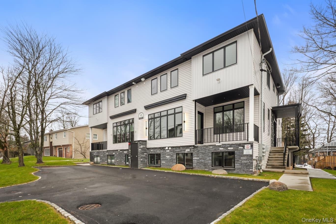 11 Buckman Place 212
