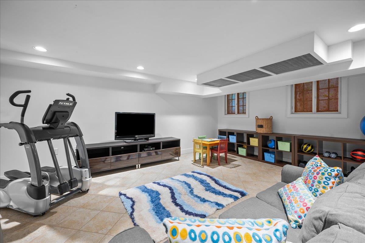 135 Corona Avenue, Pelham, New York image 32
