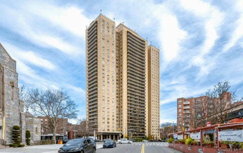 Homes For Sale - 11011 Queens Boulevard #3M<br/> Forest Hills, NY 11375