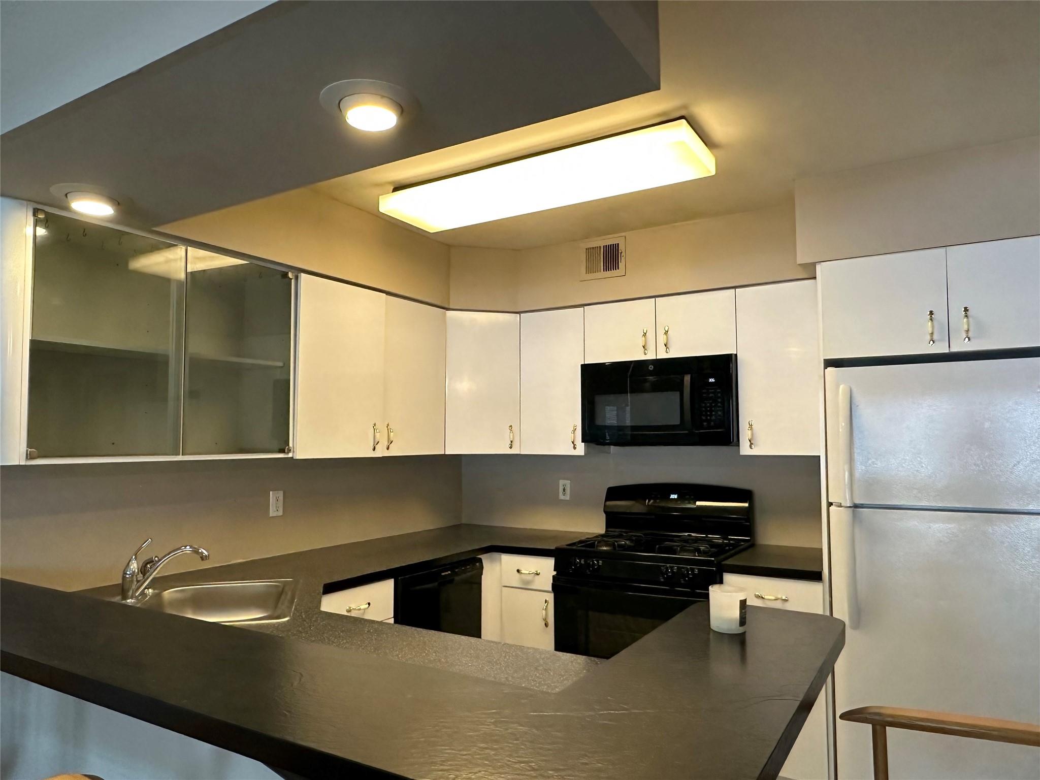 35 Bailey Court #35, Middle Island, New York image 8