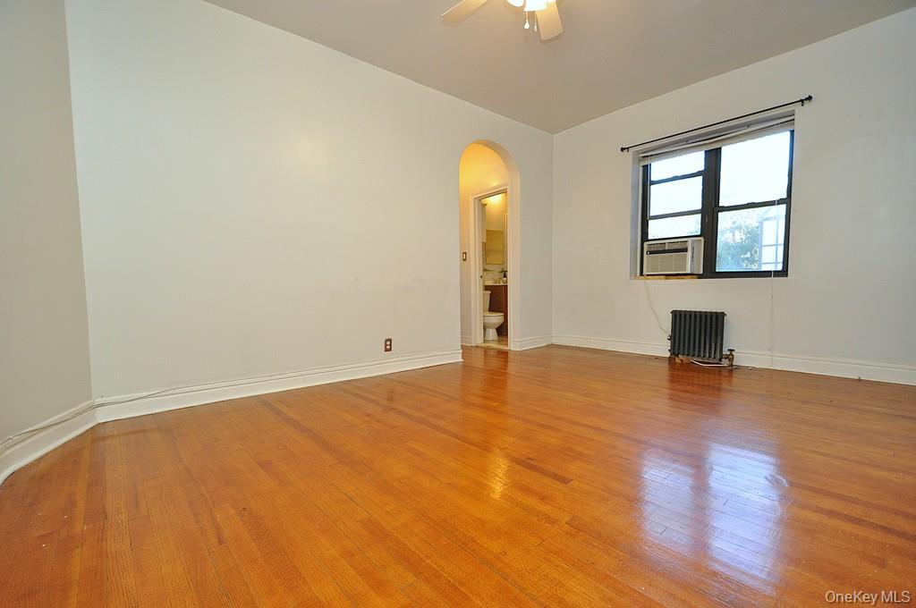 New Rochelle, New York 10801, United States, 1 Bedroom Bedrooms, ,1 BathroomBathrooms,Residential,Active,225828