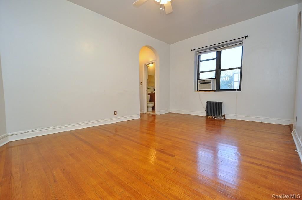 New Rochelle, New York 10801, United States, 1 Bedroom Bedrooms, ,1 BathroomBathrooms,Residential,Active,225828