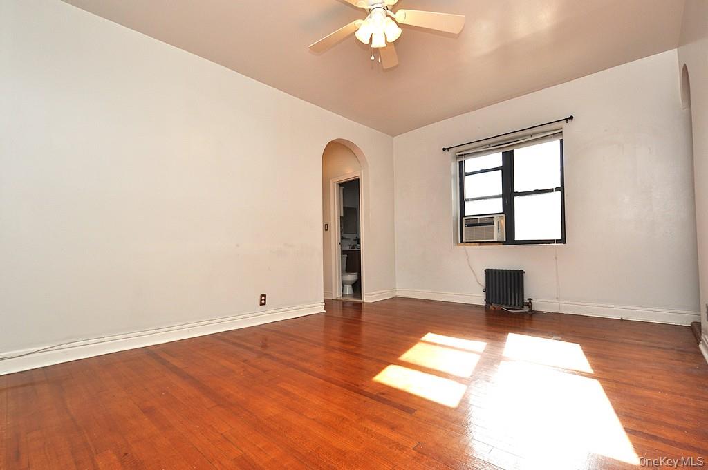 New Rochelle, New York 10801, United States, 1 Bedroom Bedrooms, ,1 BathroomBathrooms,Residential,Active,225828