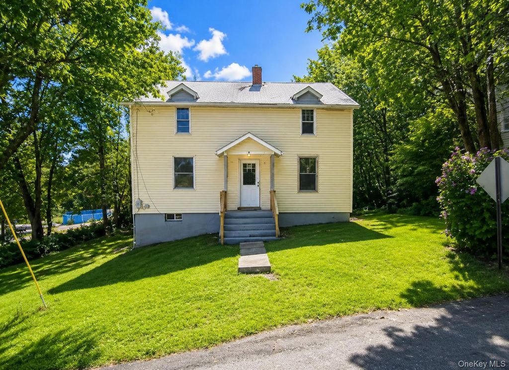 Photo of 6 Old Walnut Street, Catskill, NY 12414 (MLS # 1028396)