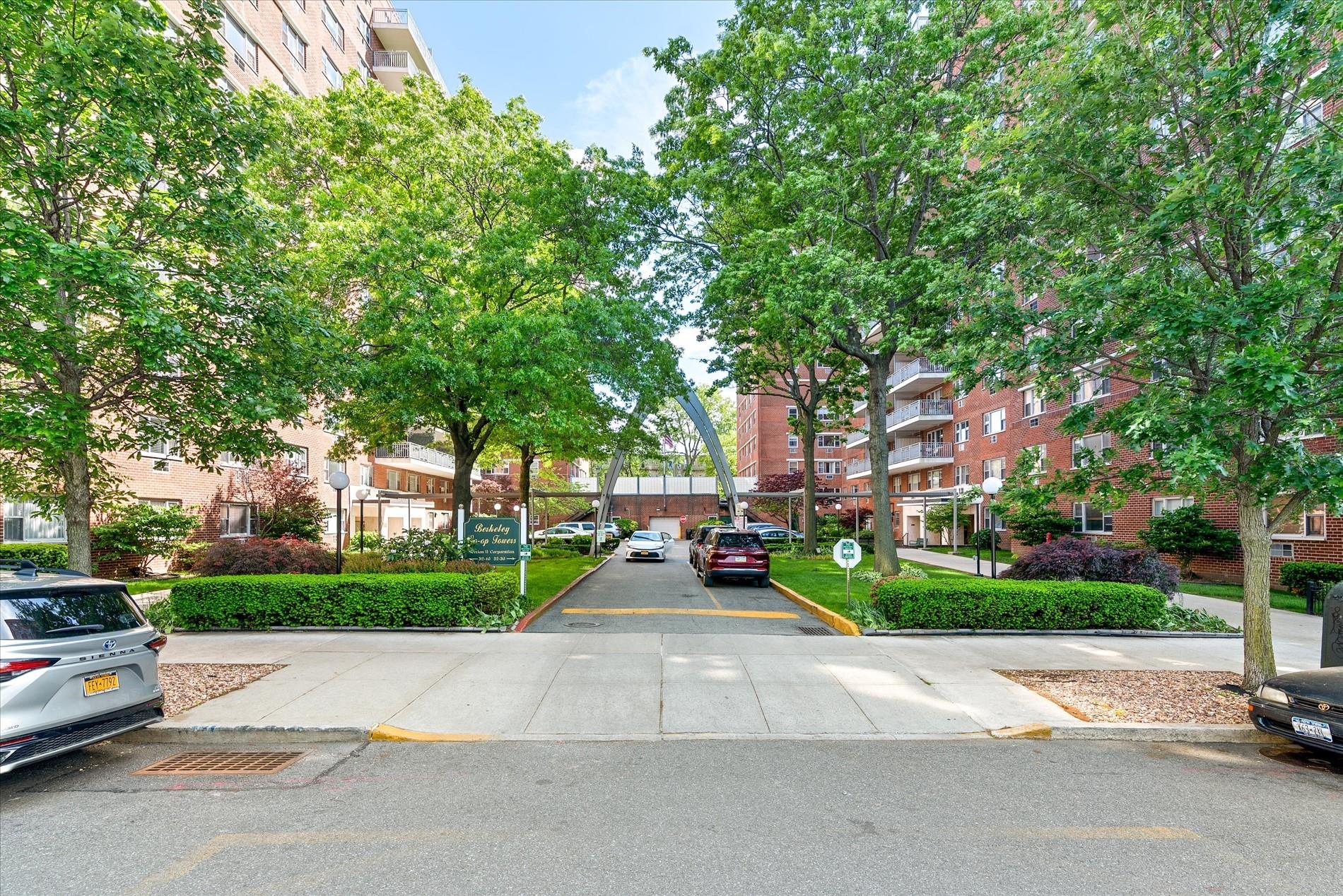 Property for Sale at 39 Drive 9B, Woodside, Queens, NY - Bedrooms: 1 
Bathrooms: 1 
Rooms: 3  - $459,000