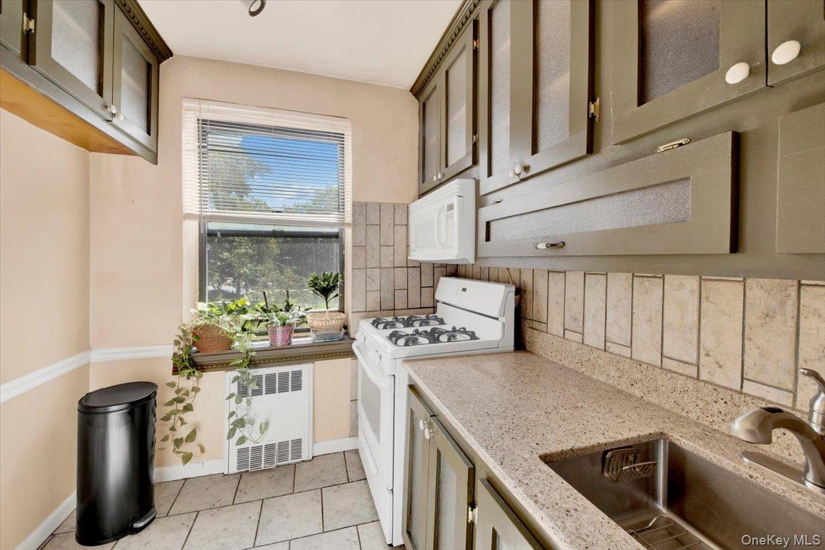 25-40 Union Street 3F