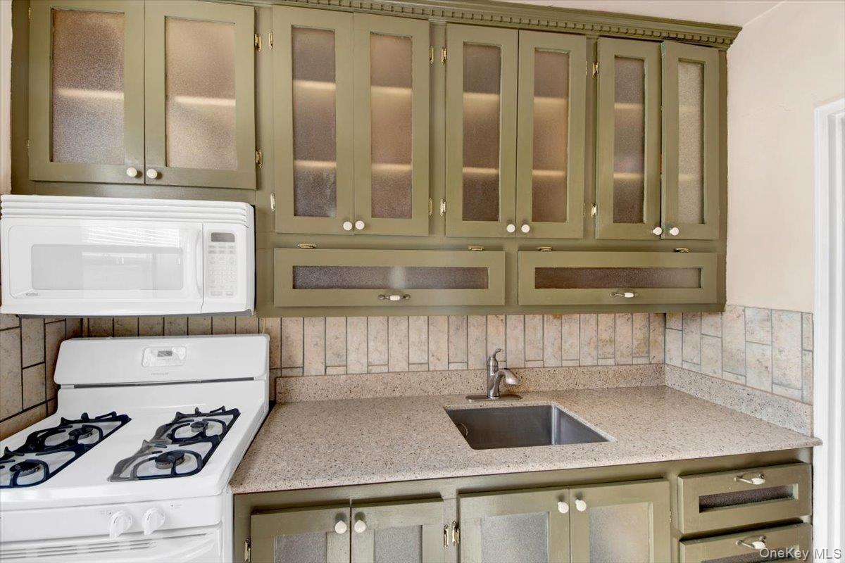 25-40 Union Street 3F