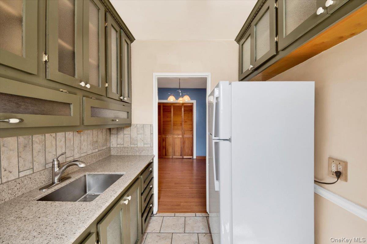 25-40 Union Street 3F