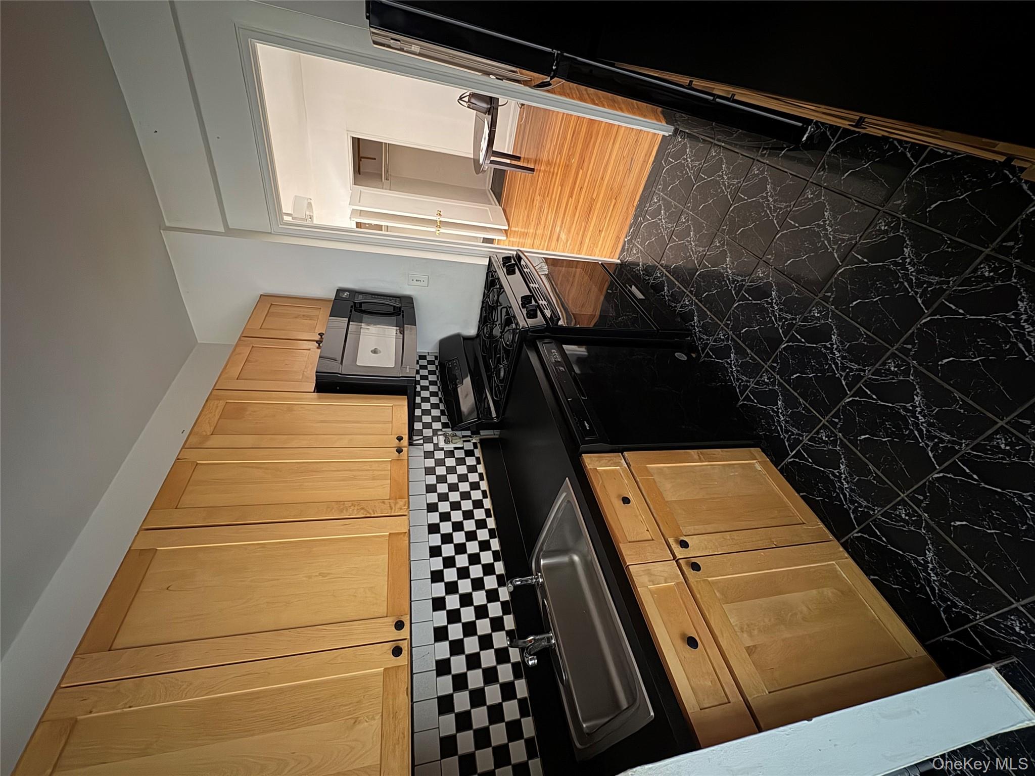 2090 Barnes Avenue 4D