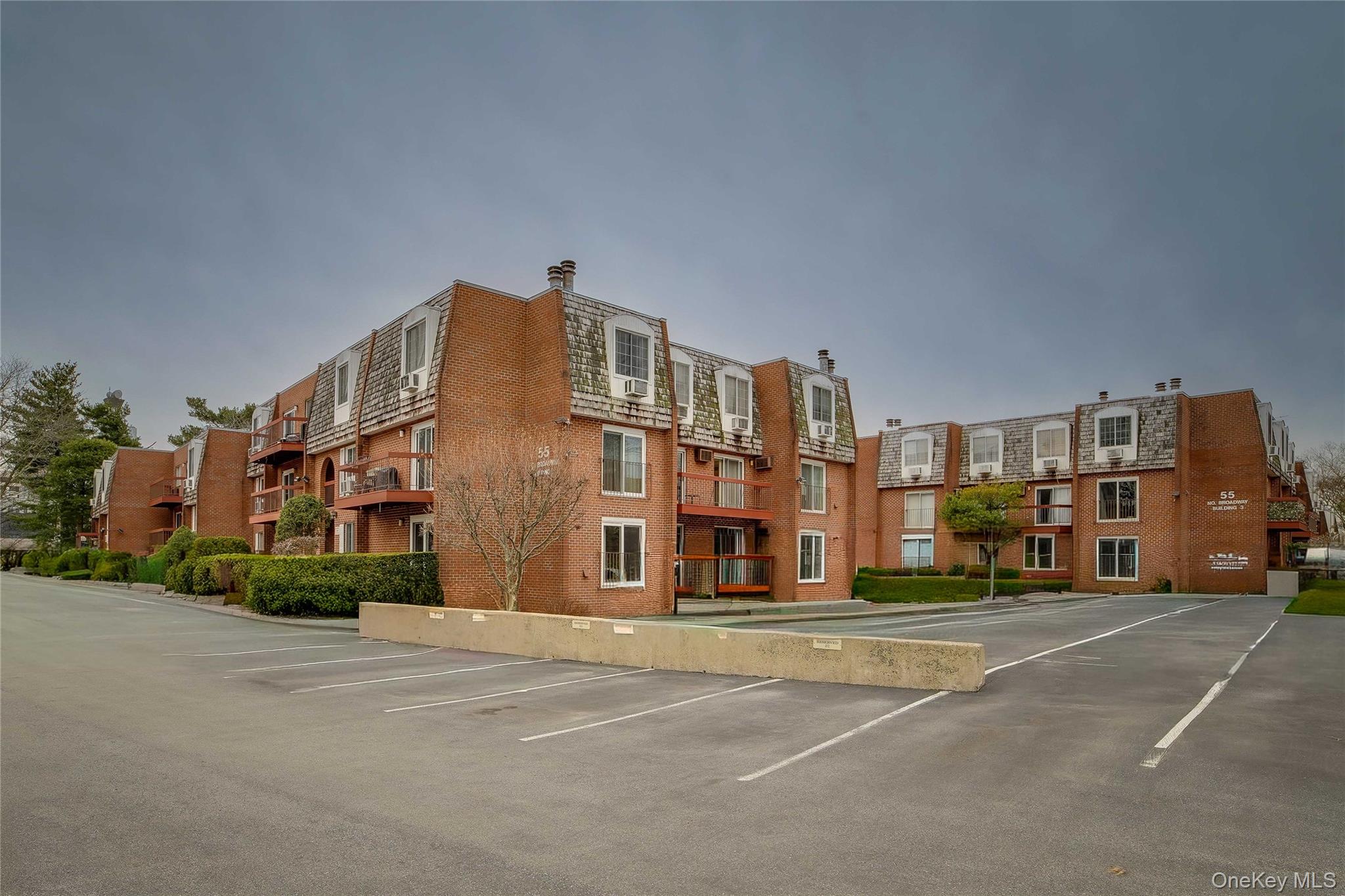 55 N Broadway