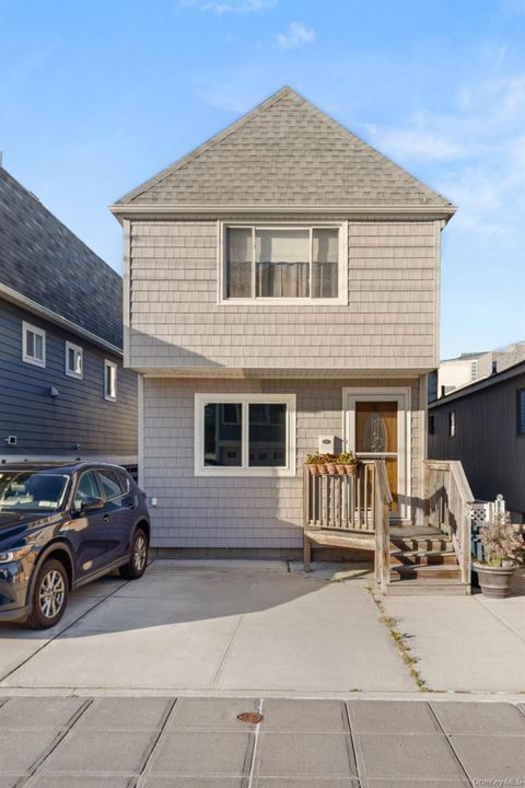 Photo of 33 W 11th Road, Howard Beach, NY 11693 (MLS # 924185)