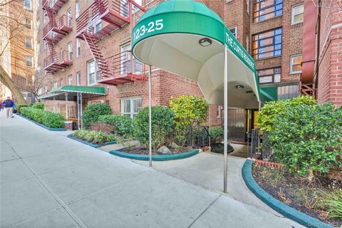 Homes For Sale - 123-25 82nd Avenue #5R<br/> Queens County, Kew Gardens, NY 11415