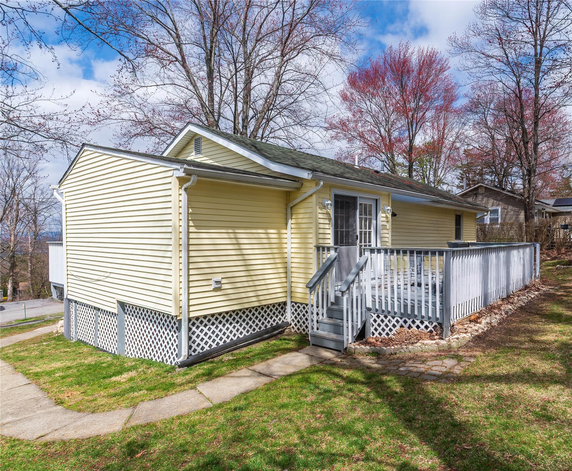 22 Woodycrest Trail, Monroe, New York image 3