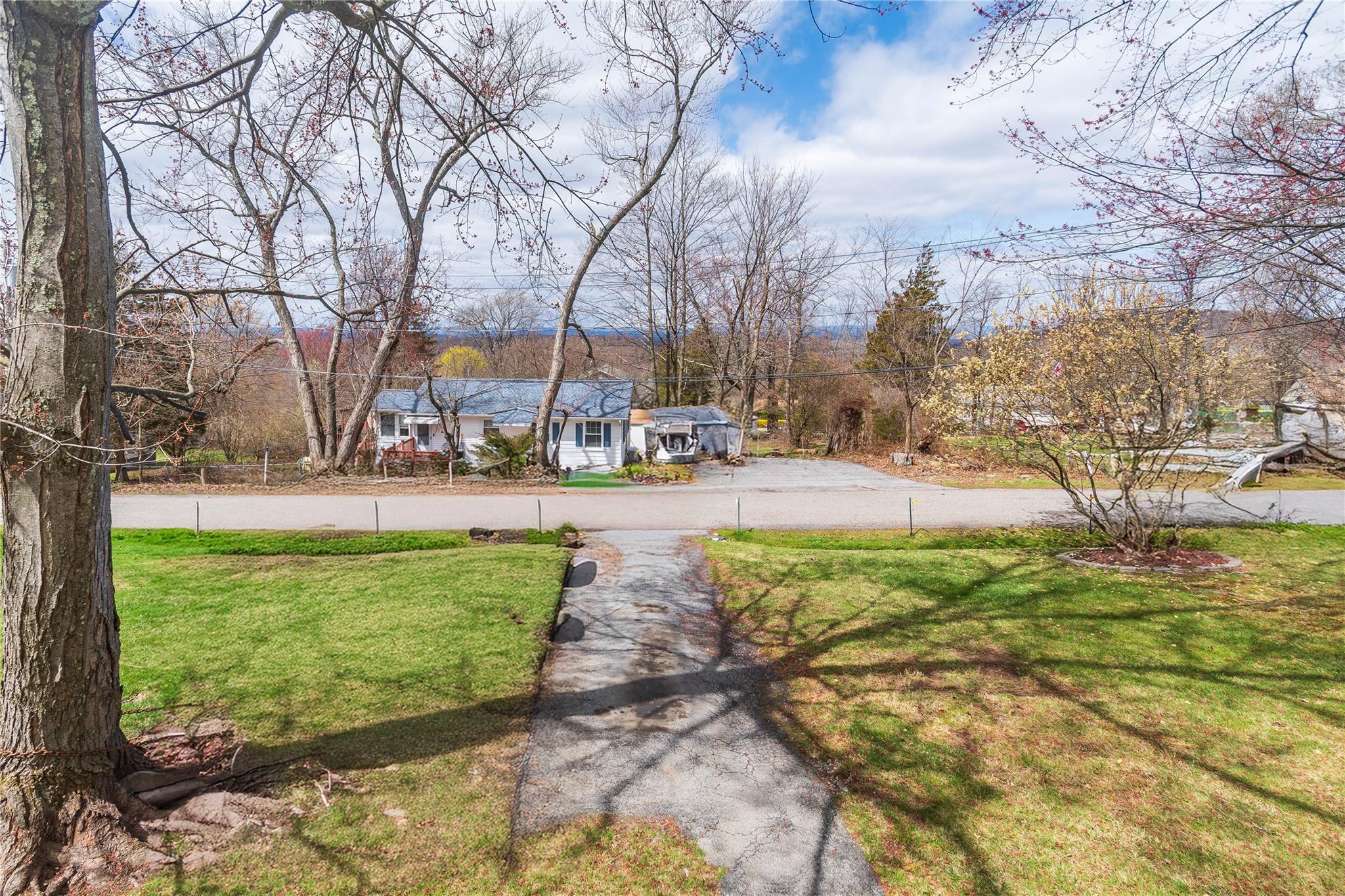 22 Woodycrest Trail, Monroe, New York image 5