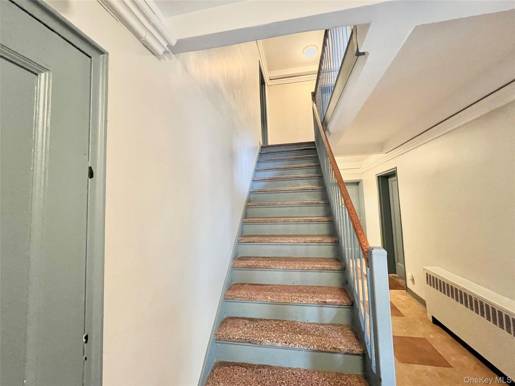 Photo of 1 E Mill Drive #2G, Great Neck, NY 11201 (MLS # 987378)