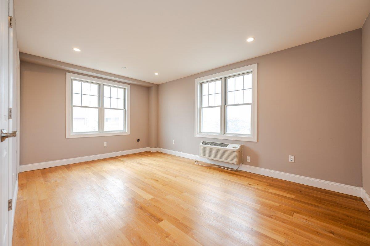 661 W Broadway #203, Long Beach, New York image 13