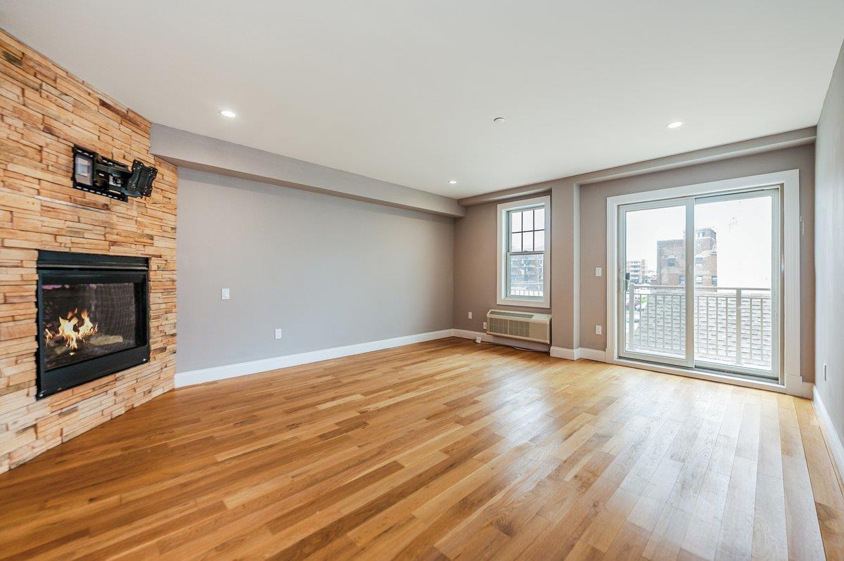 661 W Broadway #203, Long Beach, New York image 3