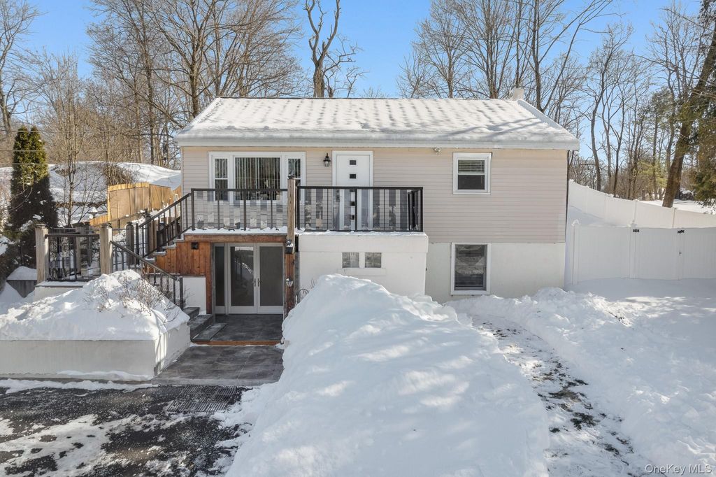 Photo of 10 Marlorville Road, Wappingers Falls, NY 12590 (MLS # 956748)