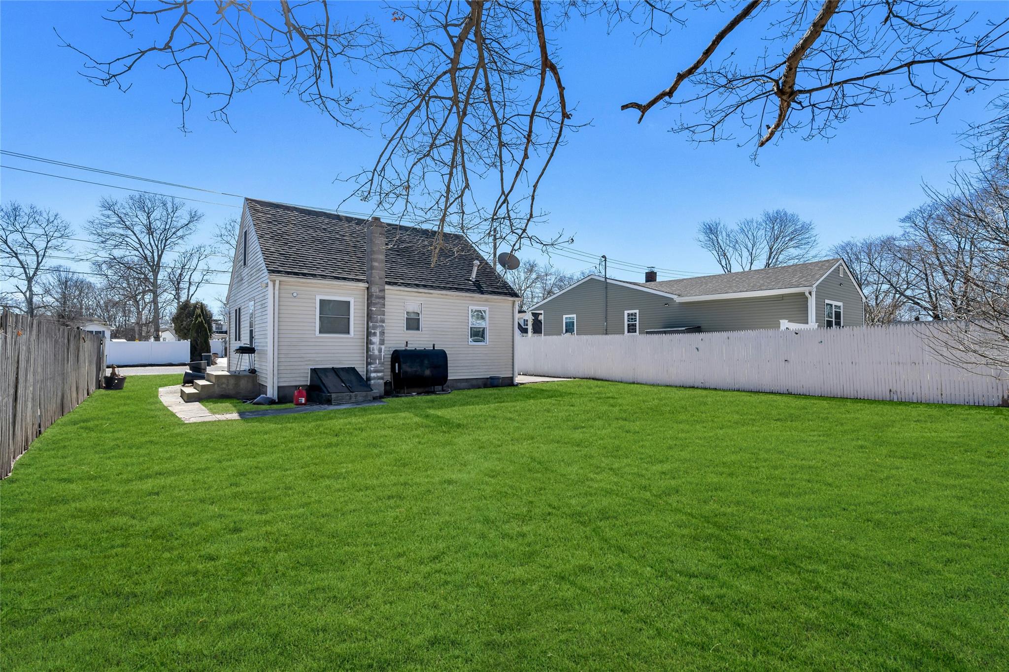 17 Robinwood Drive, Mastic Beach, New York image 9