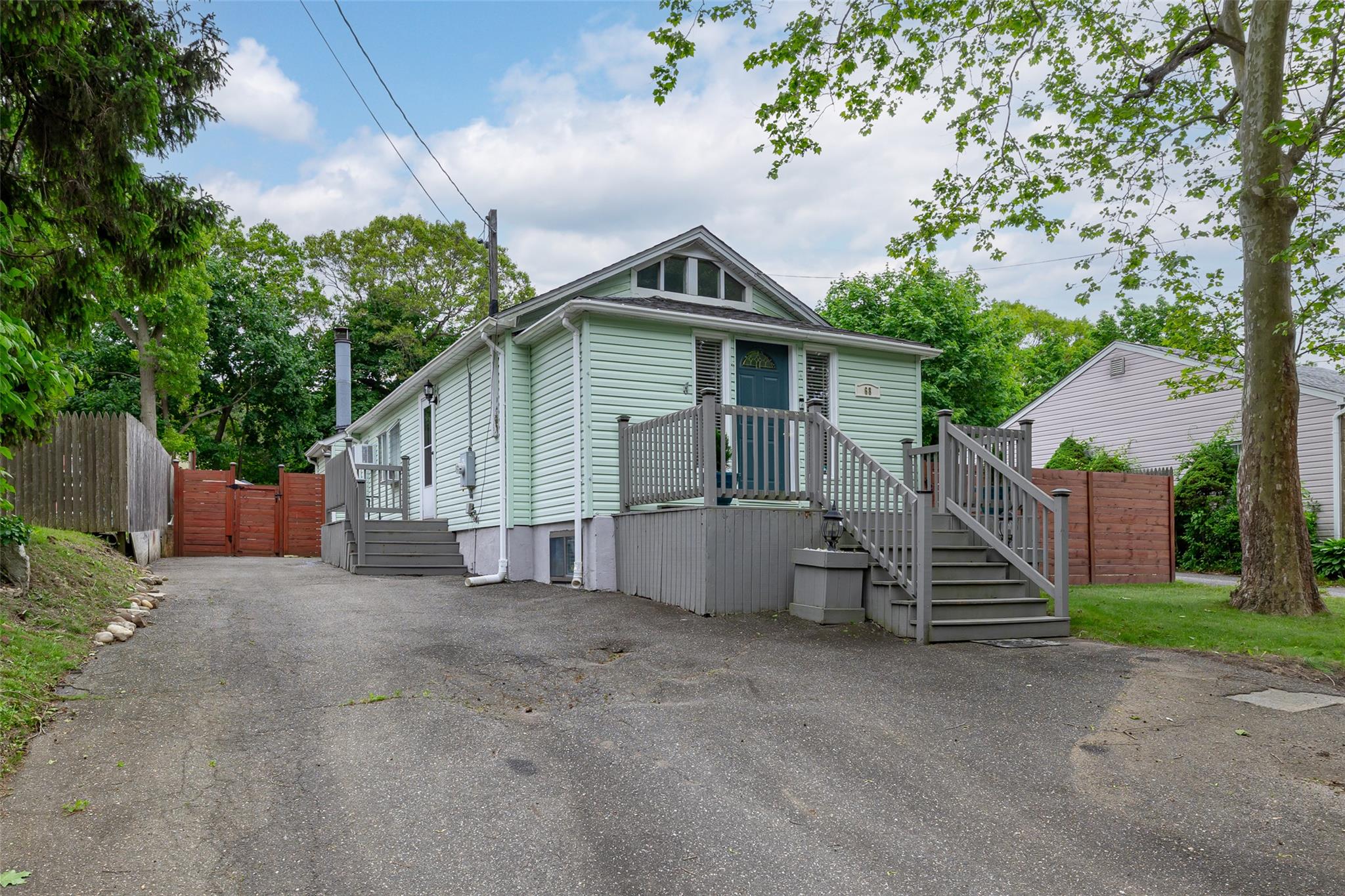 68 Ridgewood Avenue, Selden, New York image 2