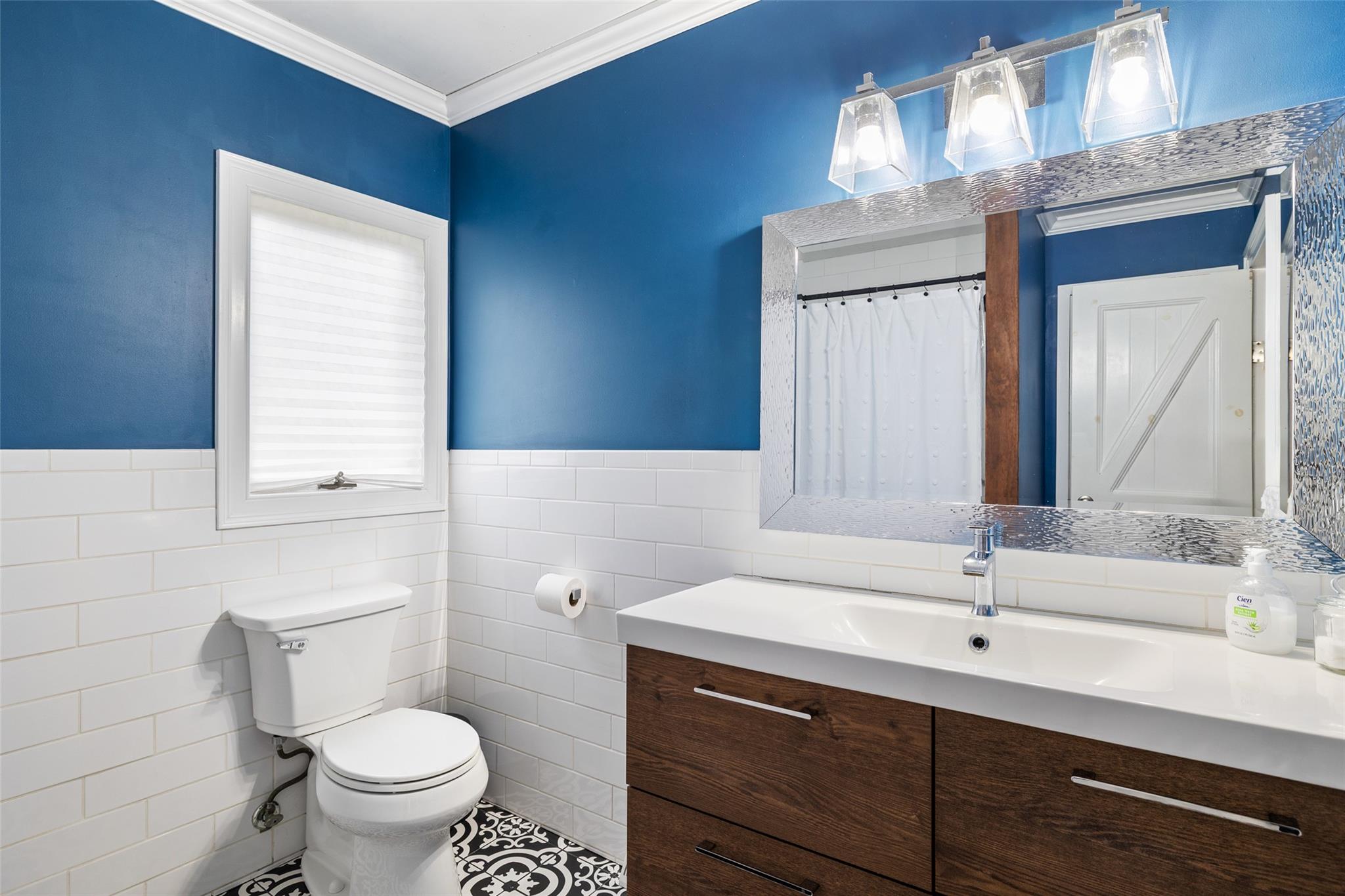 68 Ridgewood Avenue, Selden, New York image 12