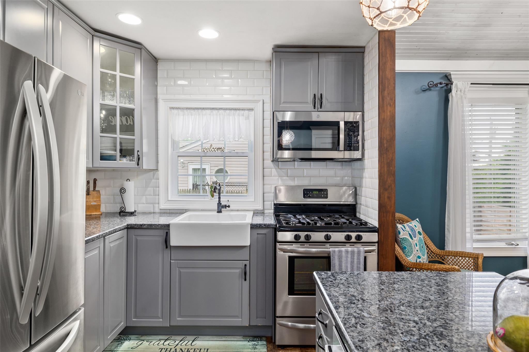 68 Ridgewood Avenue, Selden, New York image 9