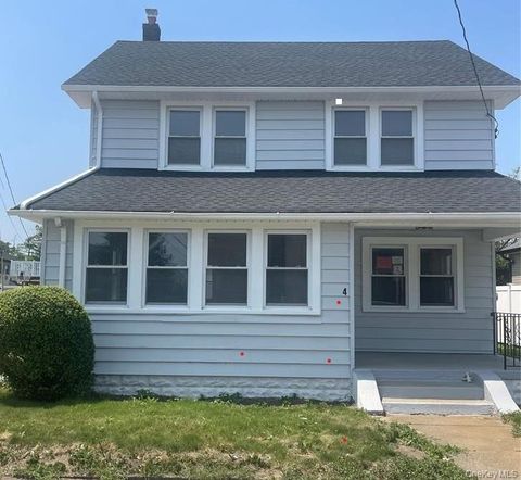 Photo of 4 Hilton Street, Lynbrook, NY 11563 (MLS # 895746) Photo of 4 Hilton Street, Lynbrook, NY 11563 (MLS # 895746)