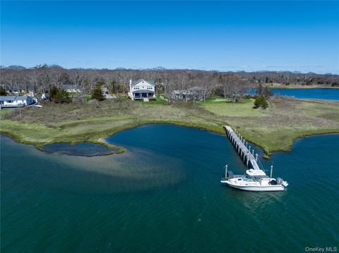 Photo of 1940 Mason Drive, Cutchogue, NY 11935 (MLS # 981891)