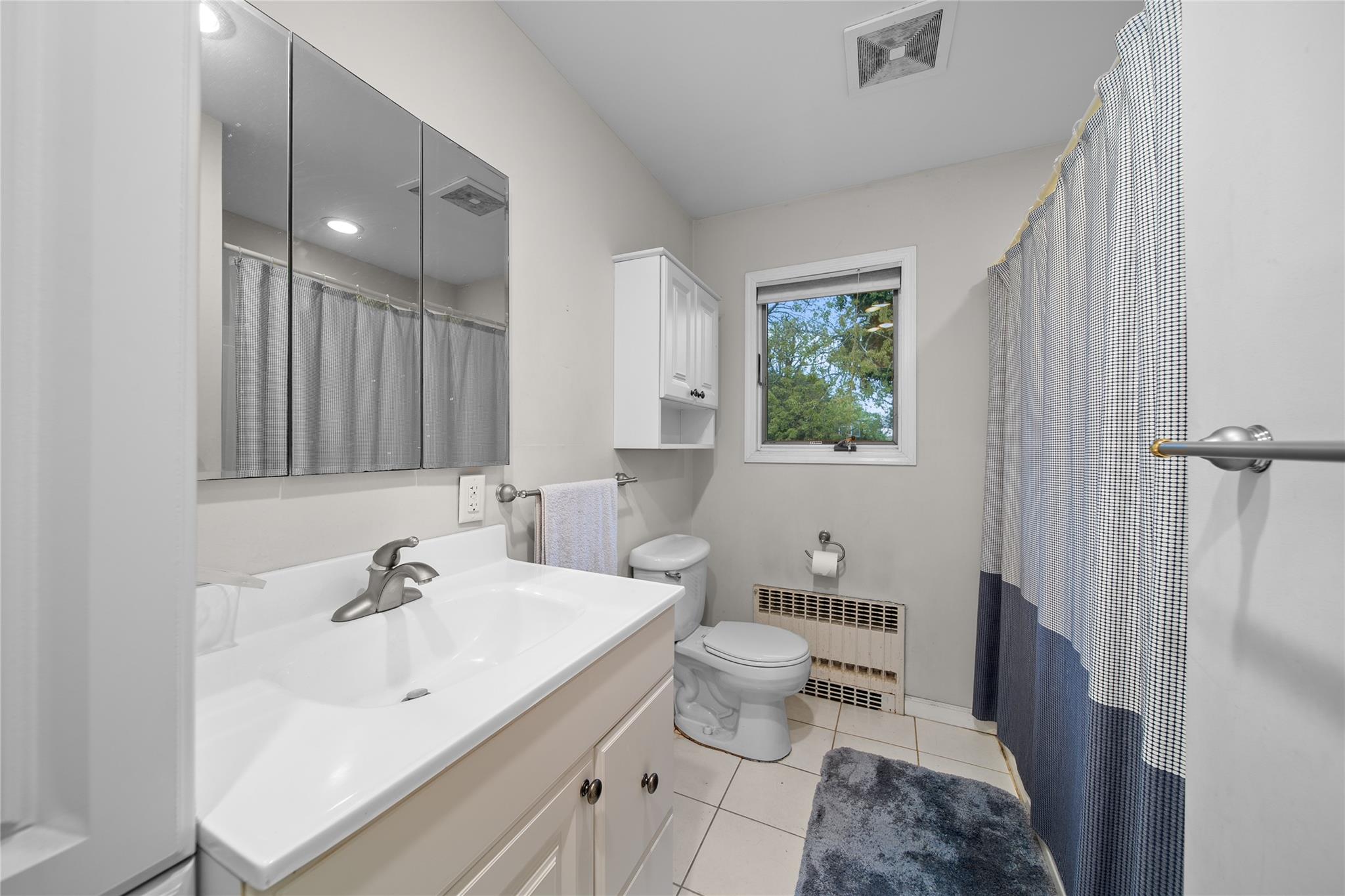 90 Meadow Lane, Bayport, New York image 17