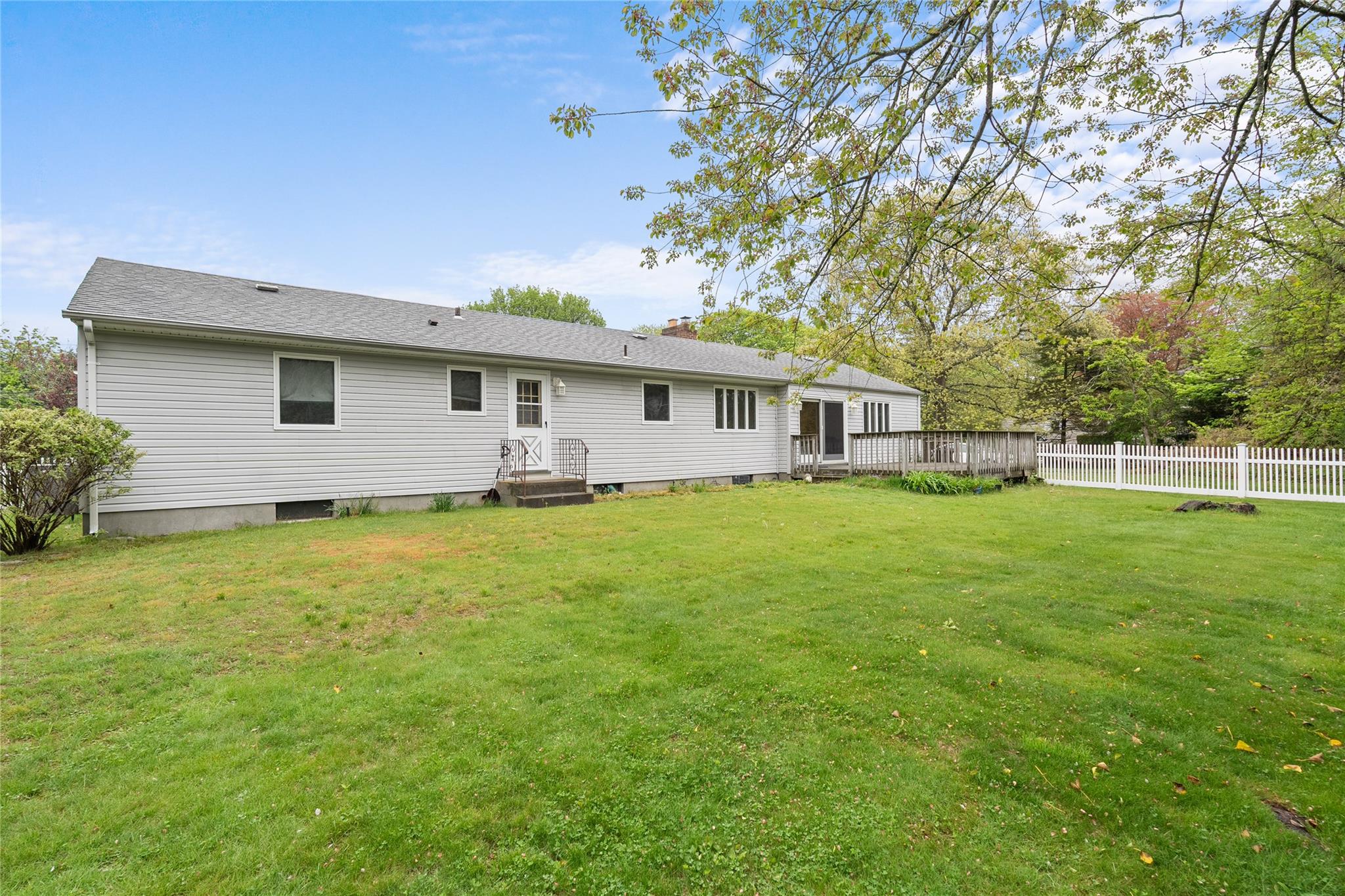 90 Meadow Lane, Bayport, New York image 21